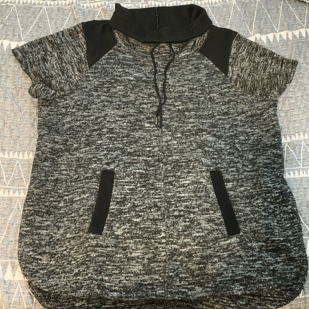 Black Space Dye Funnelneck Short Sleeve Sweater Sz M